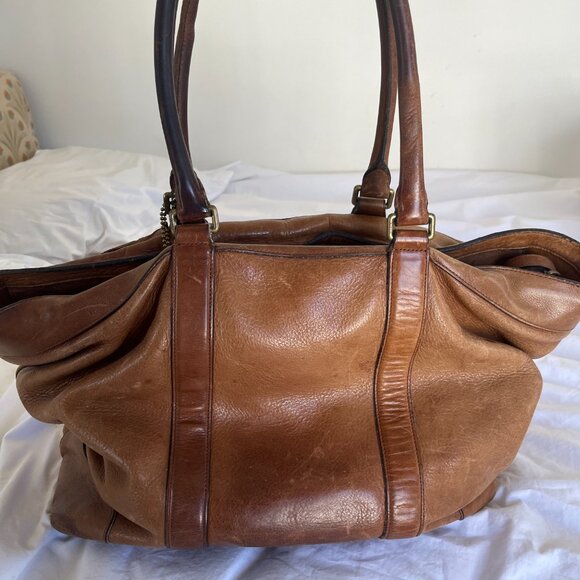 Coach Bleecker Weekend Tote In Pebbled Leather - Picture 2 of 3